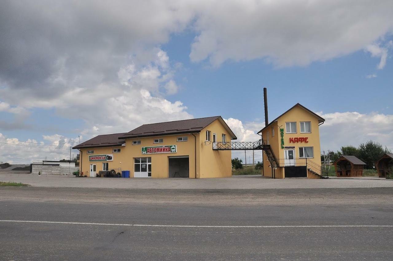 Motel Łuck Zewnętrze zdjęcie